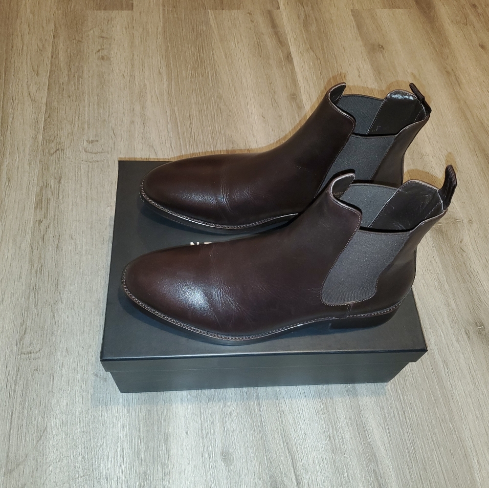 Ventura leather chelsea boots.         Conditions: 10/10❗❗❗
